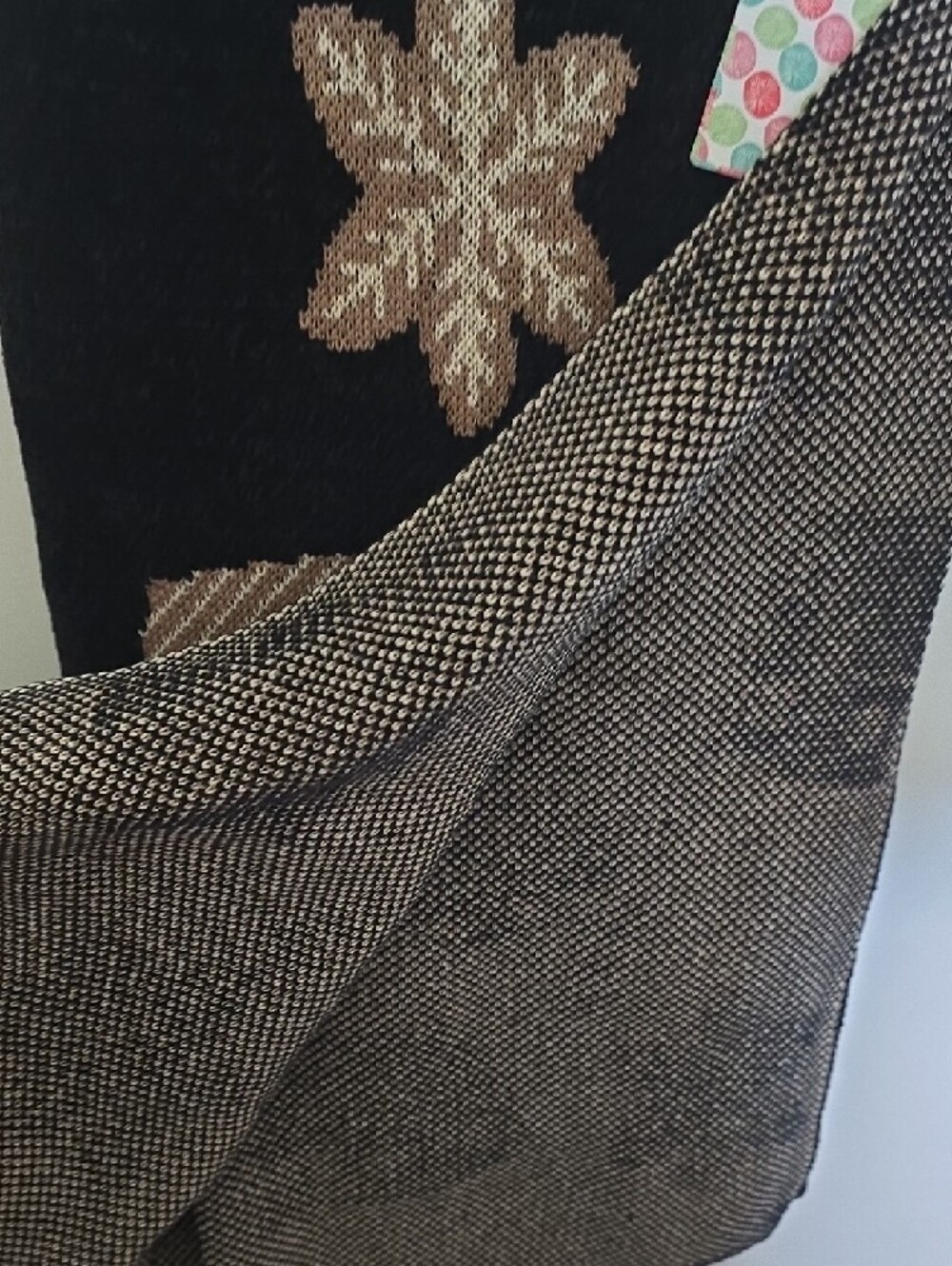 Sincerely Santa Black & Tan Holiday Knit Throw - Picture 4 of 4